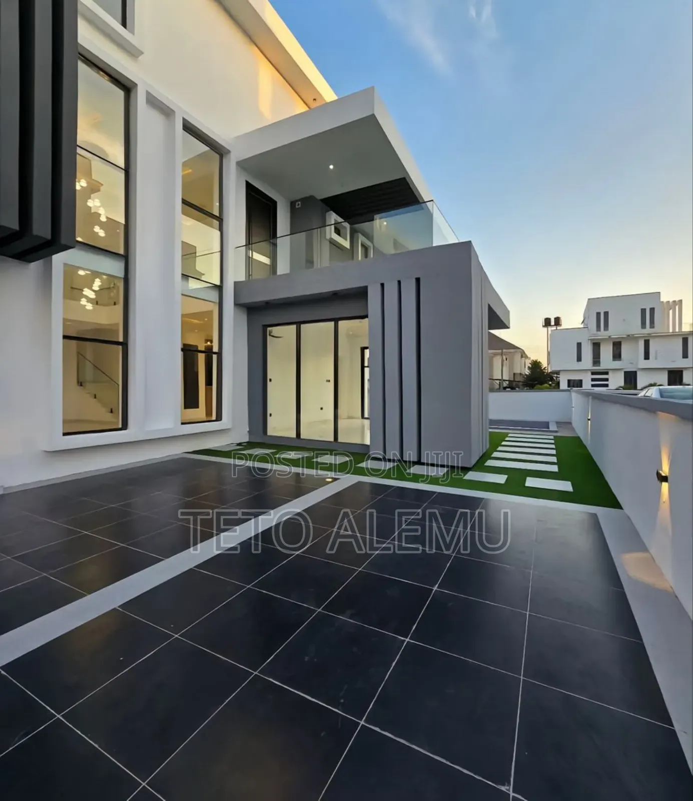 10bdrm House in 800 ካሬ 300 ሚሊዮን, Yeka for sale