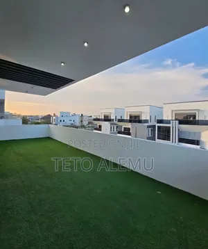 10bdrm House in 800 ካሬ 300 ሚሊዮን, Yeka for sale