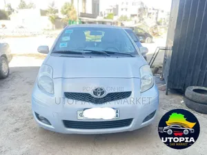 Photo - Toyota Yaris 2010 Silver