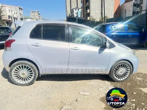 Toyota Yaris 2010 Silver