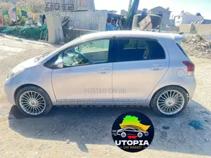 Toyota Yaris 2010 Silver