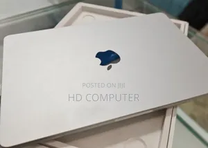 Photo - New Laptop Apple MacBook Air 2022 M2 8GB Apple M2 SSD 256GB