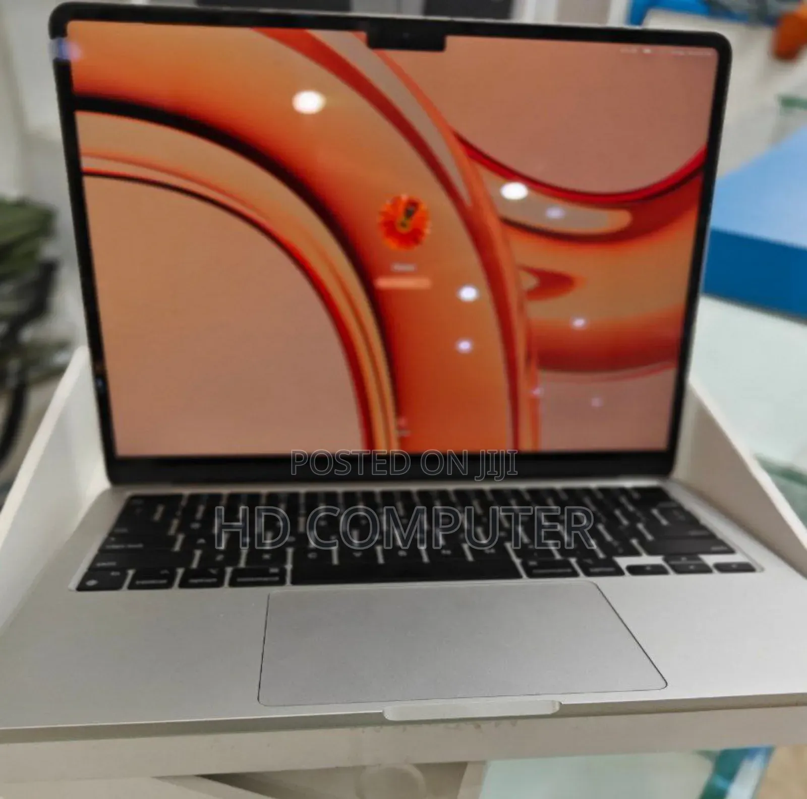 New Laptop Apple MacBook Air 2022 M2 8GB Apple M2 SSD 256GB
