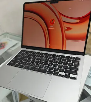 New Laptop Apple MacBook Air 2022 M2 8GB Apple M2 SSD 256GB