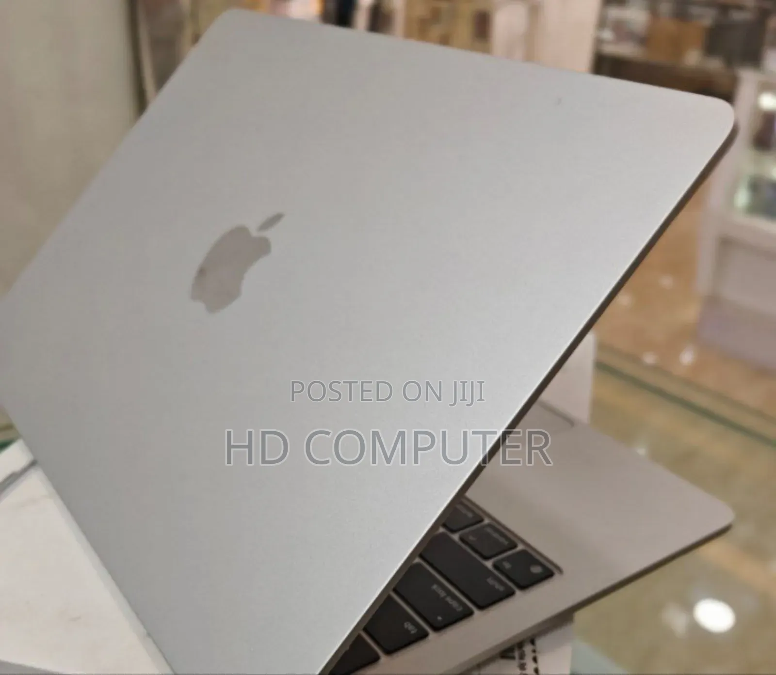 New Laptop Apple MacBook Air 2022 M2 8GB Apple M2 SSD 256GB