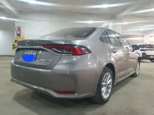 Toyota Corolla 2022 Silver