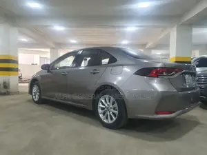 Toyota Corolla 2022 Silver