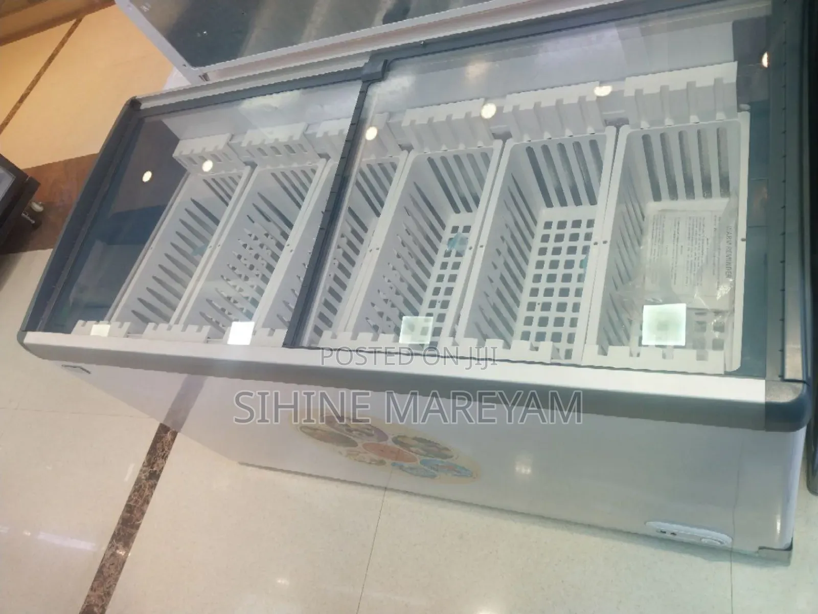 Showcase 354l Chest and Deep Freezers