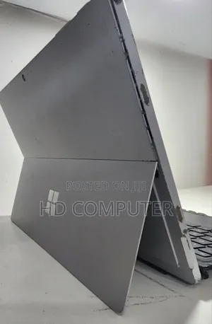 New Laptop Microsoft Surface 4GB Intel Core I5 SSD 128GB