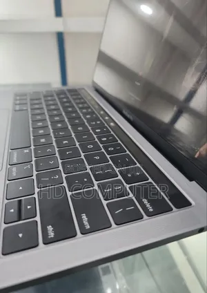 New Laptop Apple MacBook Pro 2019 8GB Intel Core I5 SSD 128GB