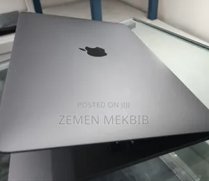 New Laptop Apple MacBook 2019 8GB Intel Core I5 SSD 128GB