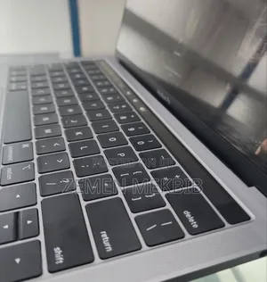 New Laptop Apple MacBook 2019 8GB Intel Core I5 SSD 128GB