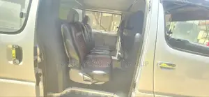 Photo - Toyota HiAce 2008 Silver