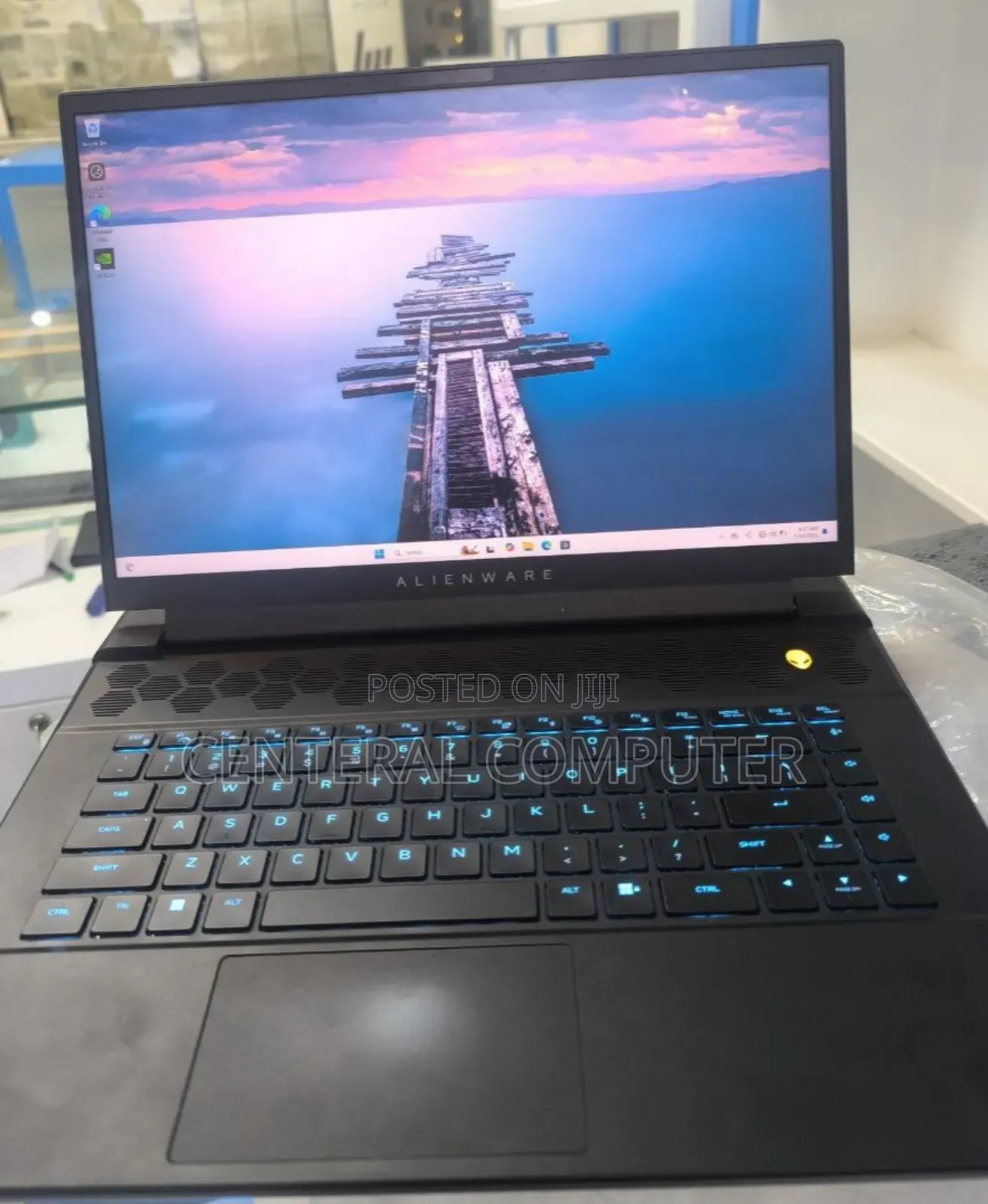 New Laptop Alienware M17x R2 32GB Intel Core I9 SSD 1T