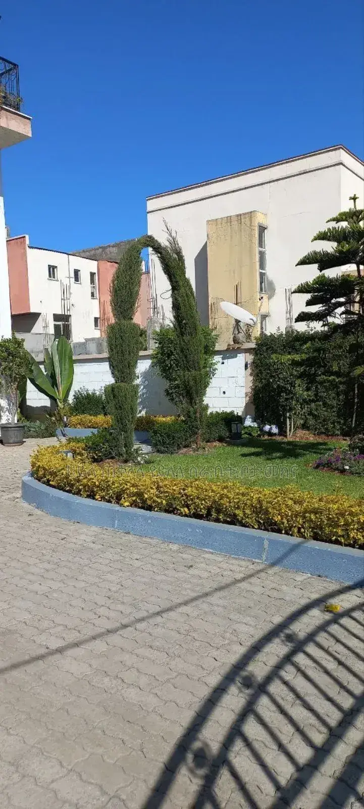 Furnished 6bdrm House in Ccd Real State, Oromia-Finfinne for sale