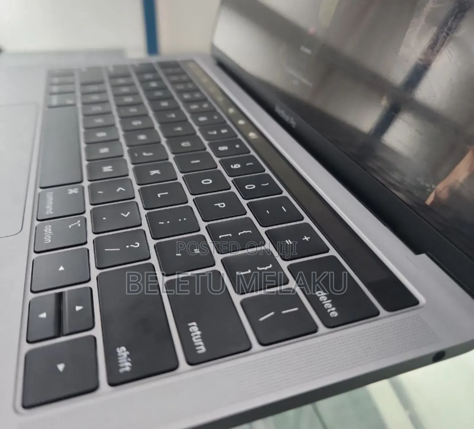 New Laptop Apple MacBook Pro 2019 8GB Intel Core I5 SSD 128GB