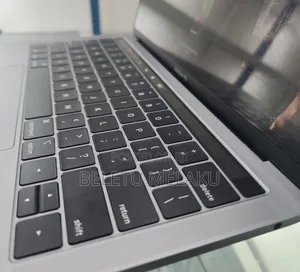 New Laptop Apple MacBook Pro 2019 8GB Intel Core I5 SSD 128GB