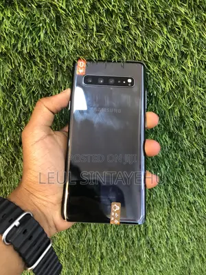 New Samsung Galaxy S10 5G 512 GB Black