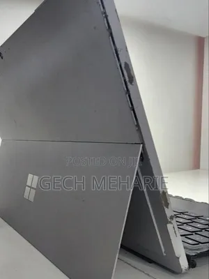 New Laptop Microsoft Surface 4GB Intel Core I5 SSD 128GB