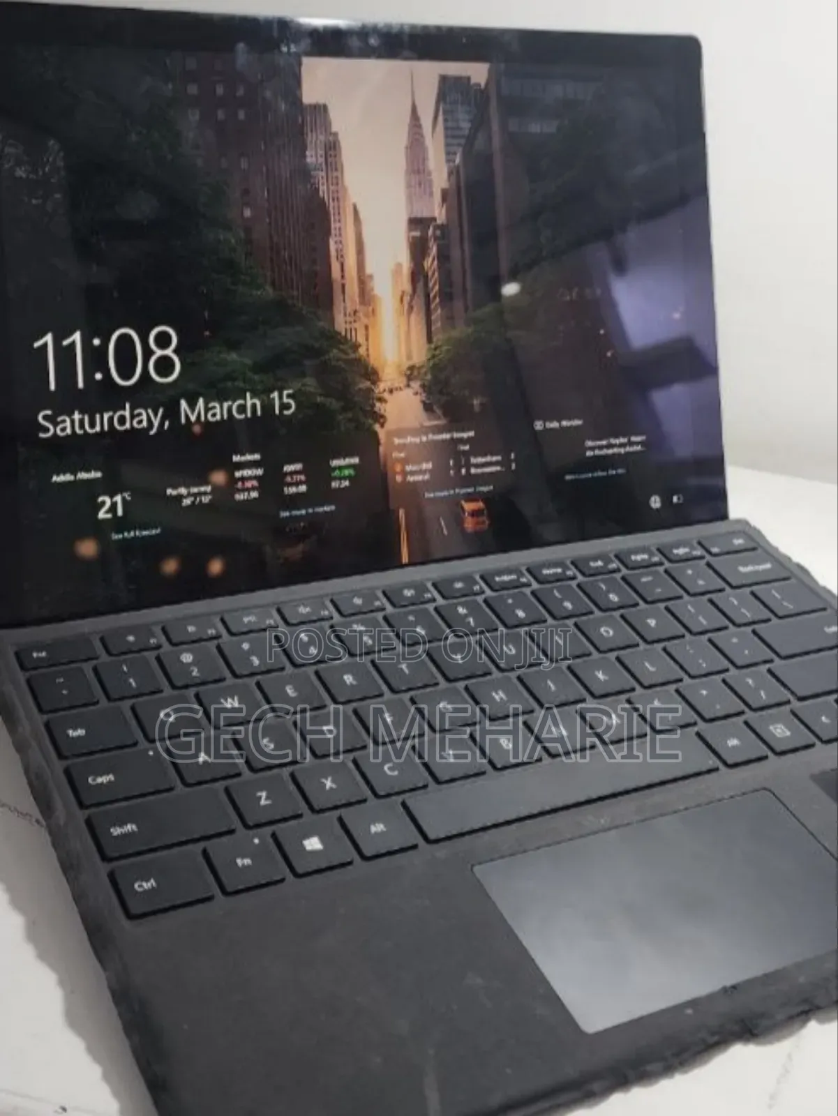 New Laptop Microsoft Surface 4GB Intel Core I5 SSD 128GB