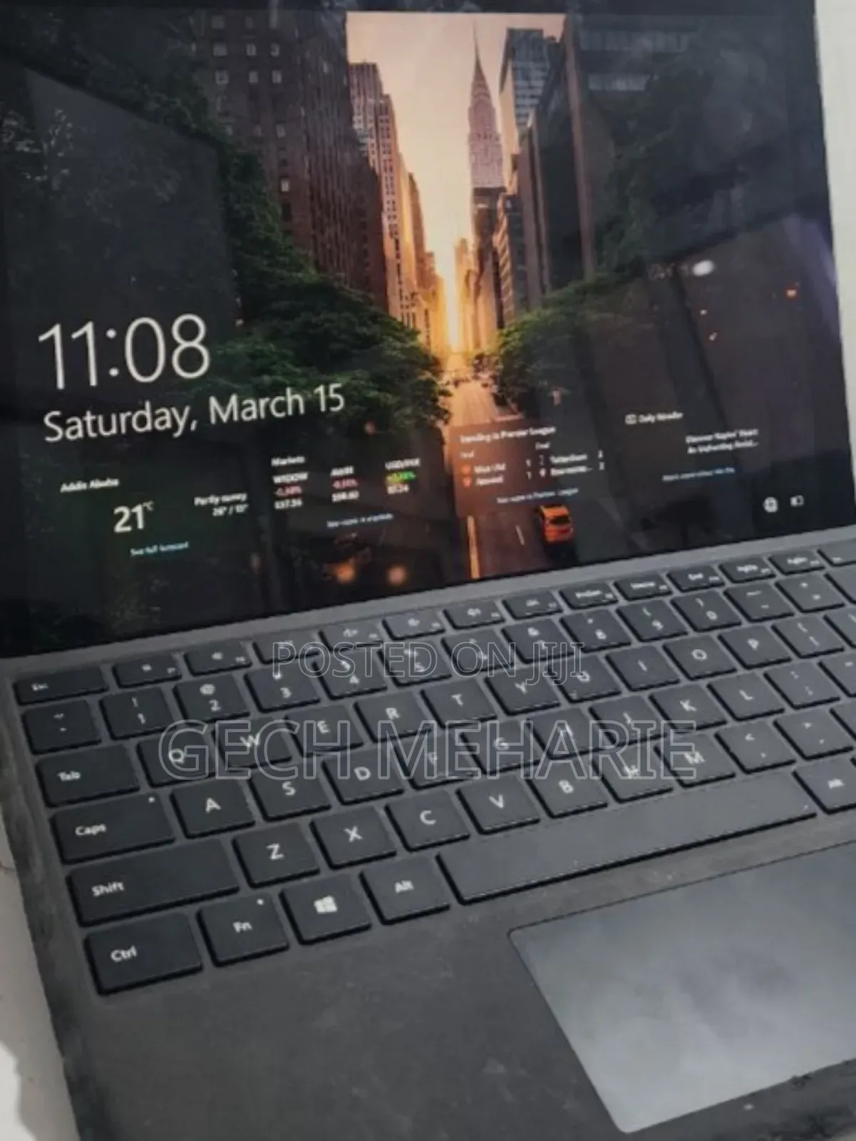 New Laptop Microsoft Surface 4GB Intel Core I5 SSD 128GB
