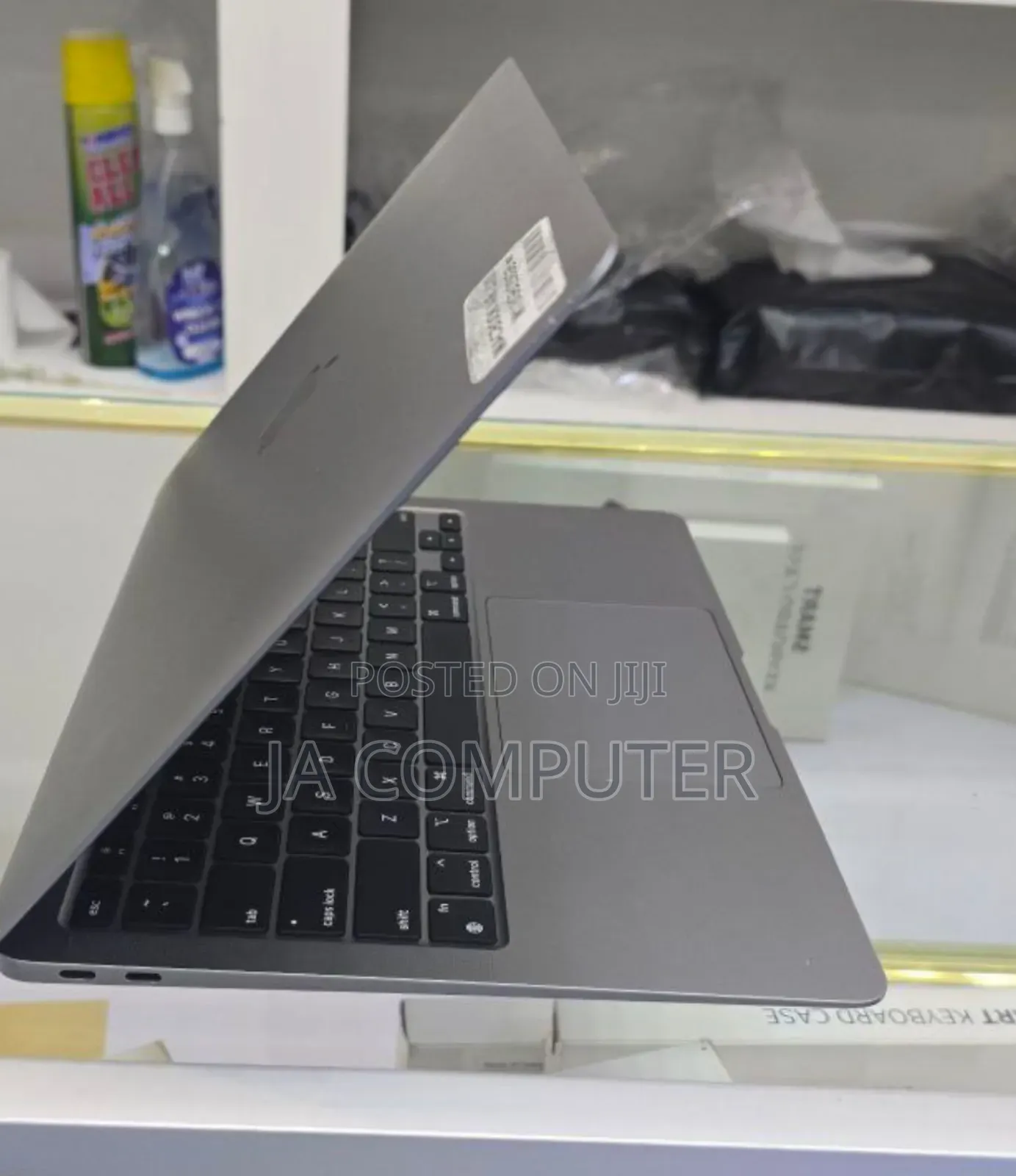 New Laptop Apple MacBook Air 2020 M1 8GB Apple M1 SSD 256GB