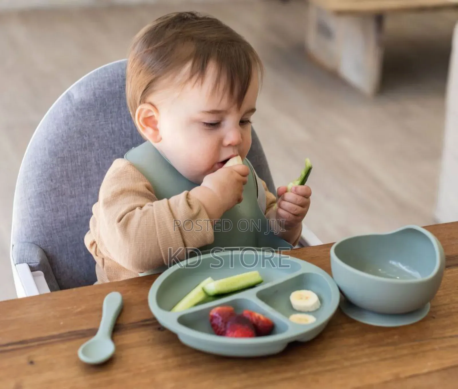 6 ነገሮች የተካተቱባት ኳሊቲ እና ለስላሳ የልጅ መመገቢያዕቃዎች (Silicone)