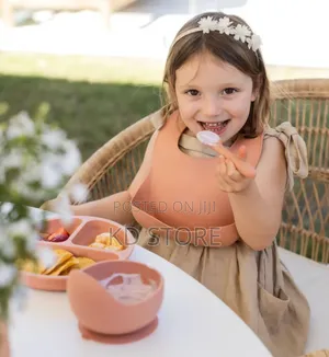 6 ነገሮች የተካተቱባት ኳሊቲ እና ለስላሳ የልጅ መመገቢያዕቃዎች (Silicone)