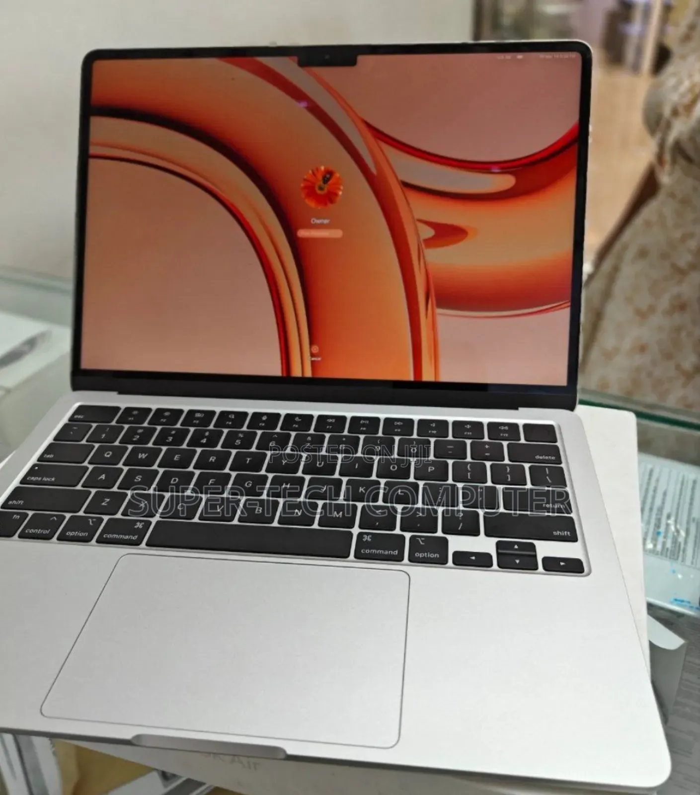 New Laptop Apple MacBook Air 2022 M2 8GB Apple M2 SSD 256GB