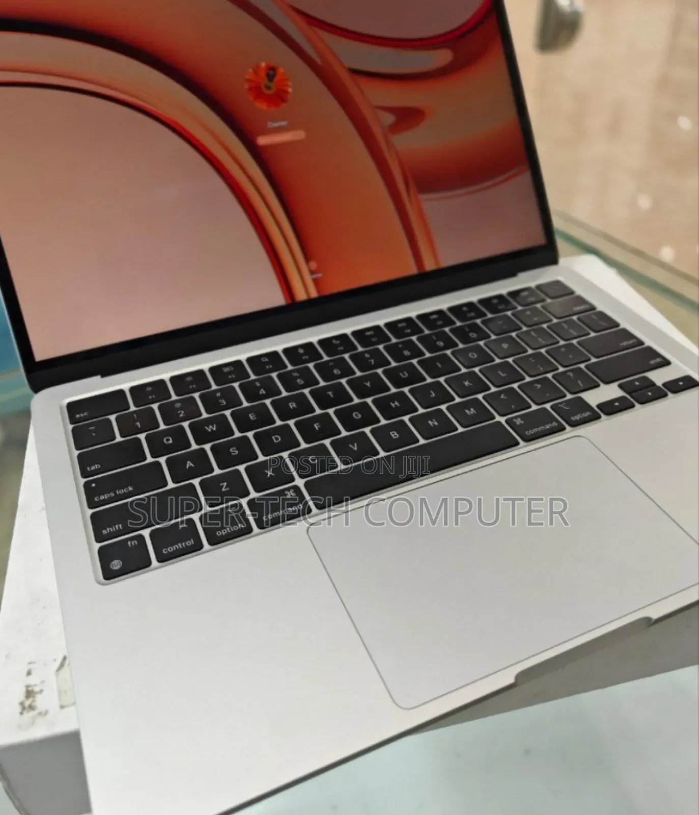 New Laptop Apple MacBook Air 2022 M2 8GB Apple M2 SSD 256GB