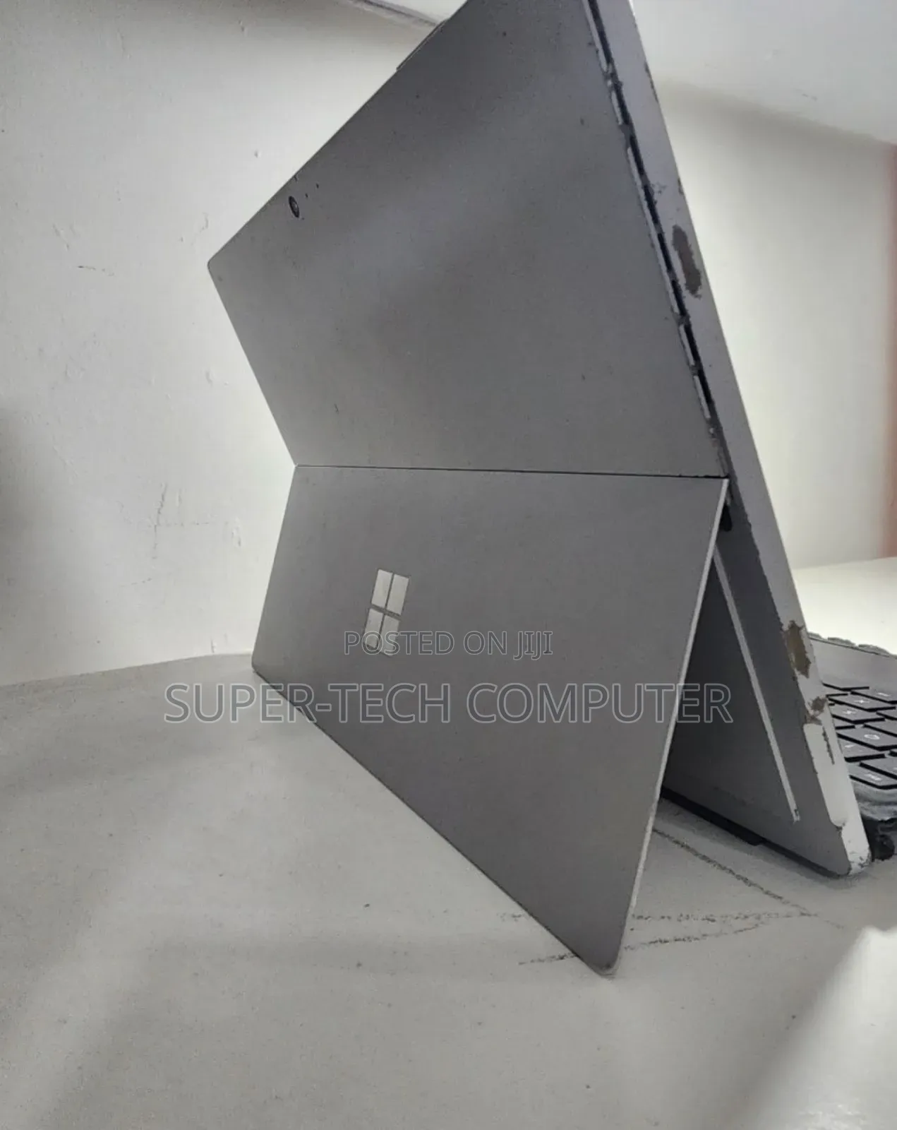 New Laptop Microsoft Surface 4GB Intel Core I5 SSD 128GB
