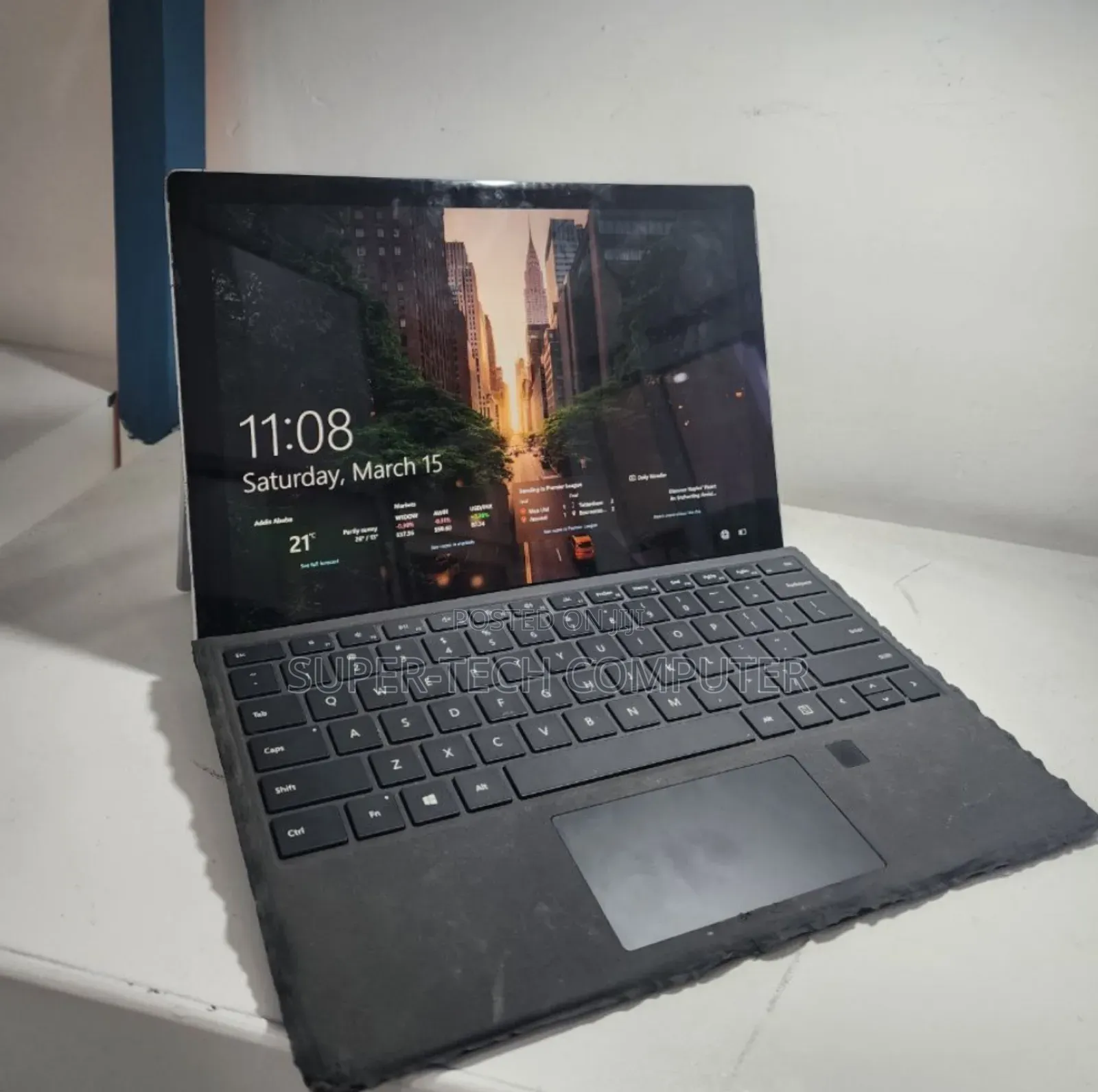 New Laptop Microsoft Surface 4GB Intel Core I5 SSD 128GB