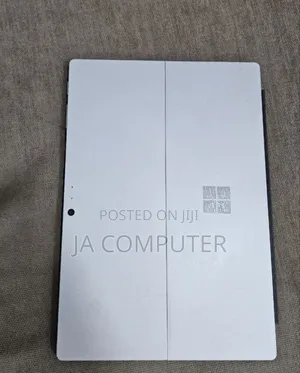 New Laptop Microsoft Surface 8GB Intel Core I7 SSD 256GB