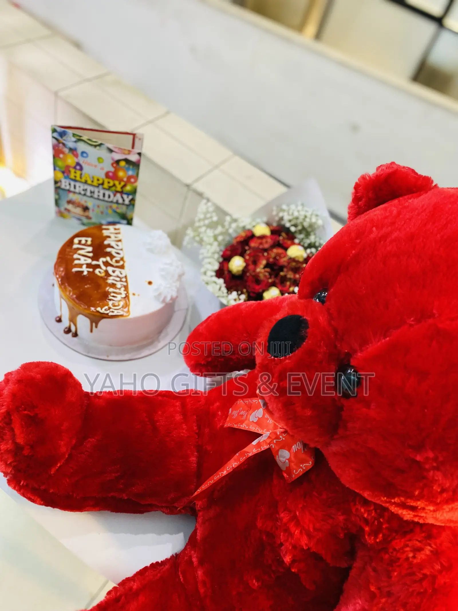 Yaho Toy and Flower  and Cake Gift Set