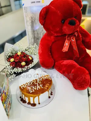 Yaho Toy and Flower  and Cake Gift Set