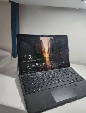 New Laptop Microsoft Surface 4GB Intel Core I5 SSD 128GB