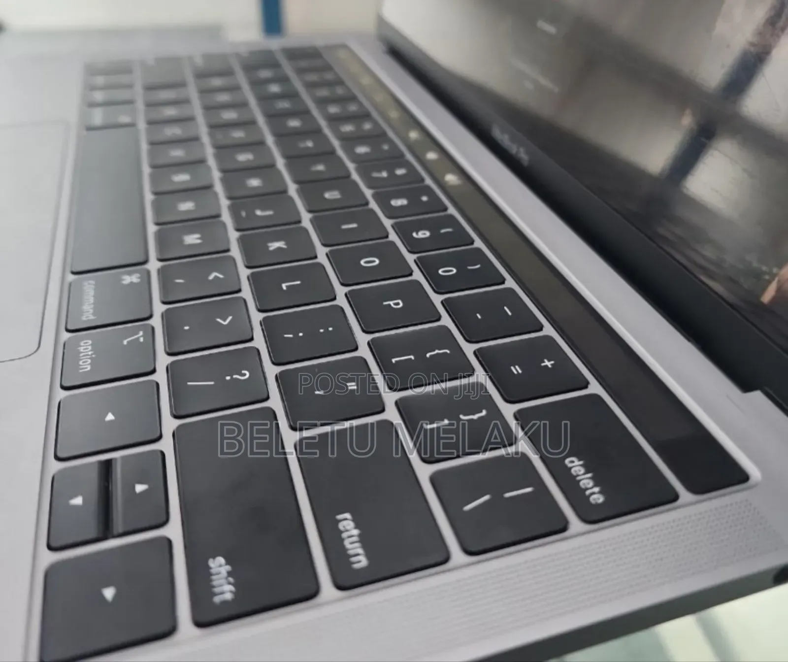 New Laptop Apple MacBook Pro 2019 8GB Intel Core I5 SSD 128GB