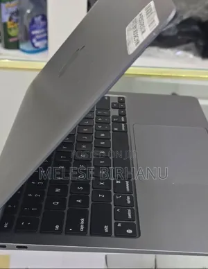 Photo - New Laptop Apple MacBook Air 2020 8GB Apple M1 SSD 256GB