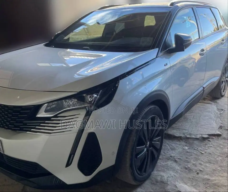 Peugeot 5008 2021 White