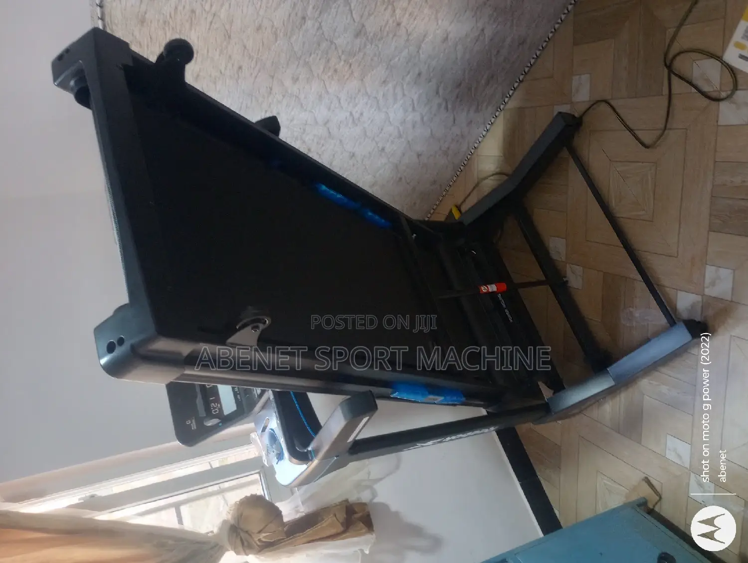 የመሮጫ ማሽን Reebok Jet300