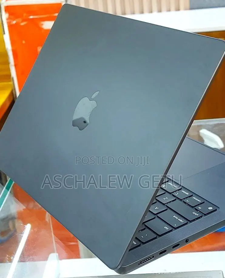 New Laptop Apple MacBook Pro M1 18GB Intel Core I5 SSD 512GB