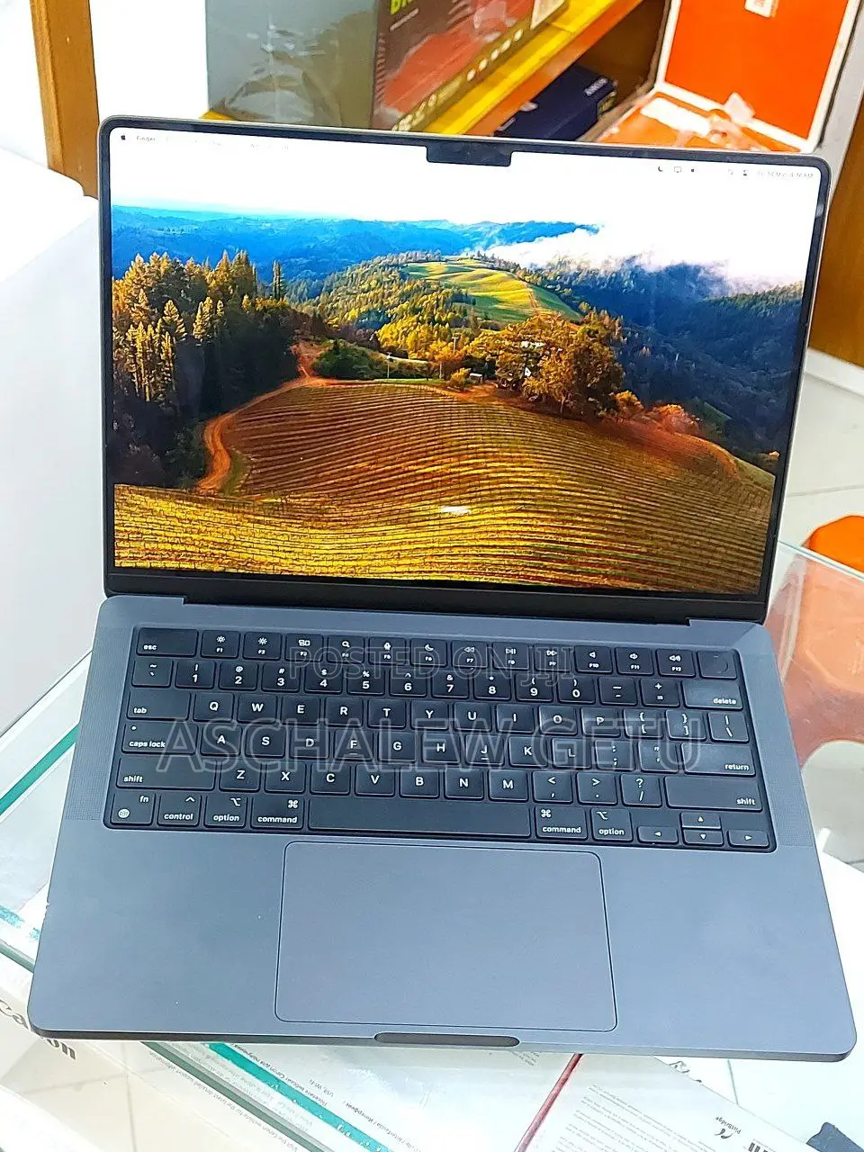 New Laptop Apple MacBook Pro M1 18GB Intel Core I5 SSD 512GB