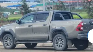 New Toyota Hilux 2022 Gray