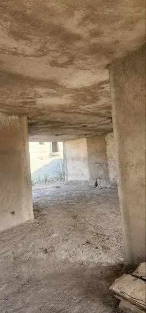 6bdrm House in ሲሲድ ርእል ስተት, Oromia-Finfinne for sale