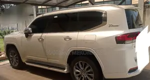 Toyota Land Cruiser 2022 White