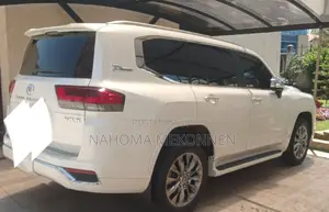 Toyota Land Cruiser 2022 White