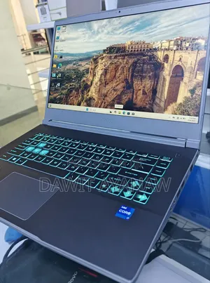 Photo - New Laptop MSI 16GB Intel Core I7 SSD 512GB