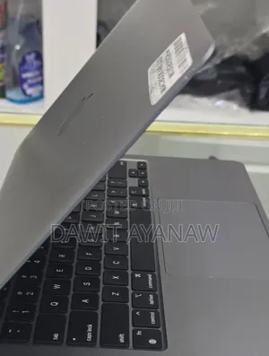 New Laptop Apple MacBook Air 2020 M1 16GB Apple M1 SSD 256GB