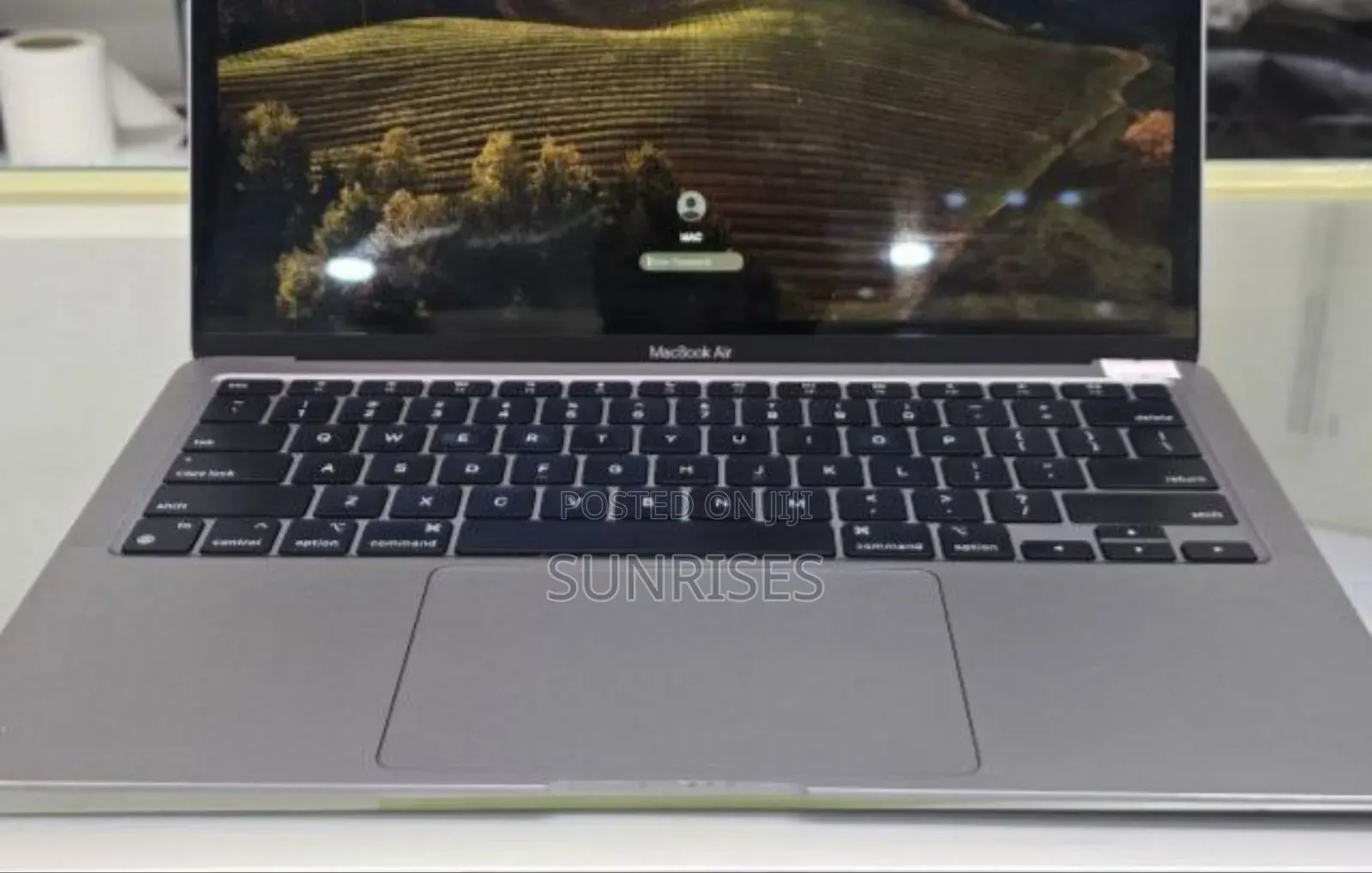 New Laptop Apple MacBook Air 2020 8GB Apple M1 SSD 256GB