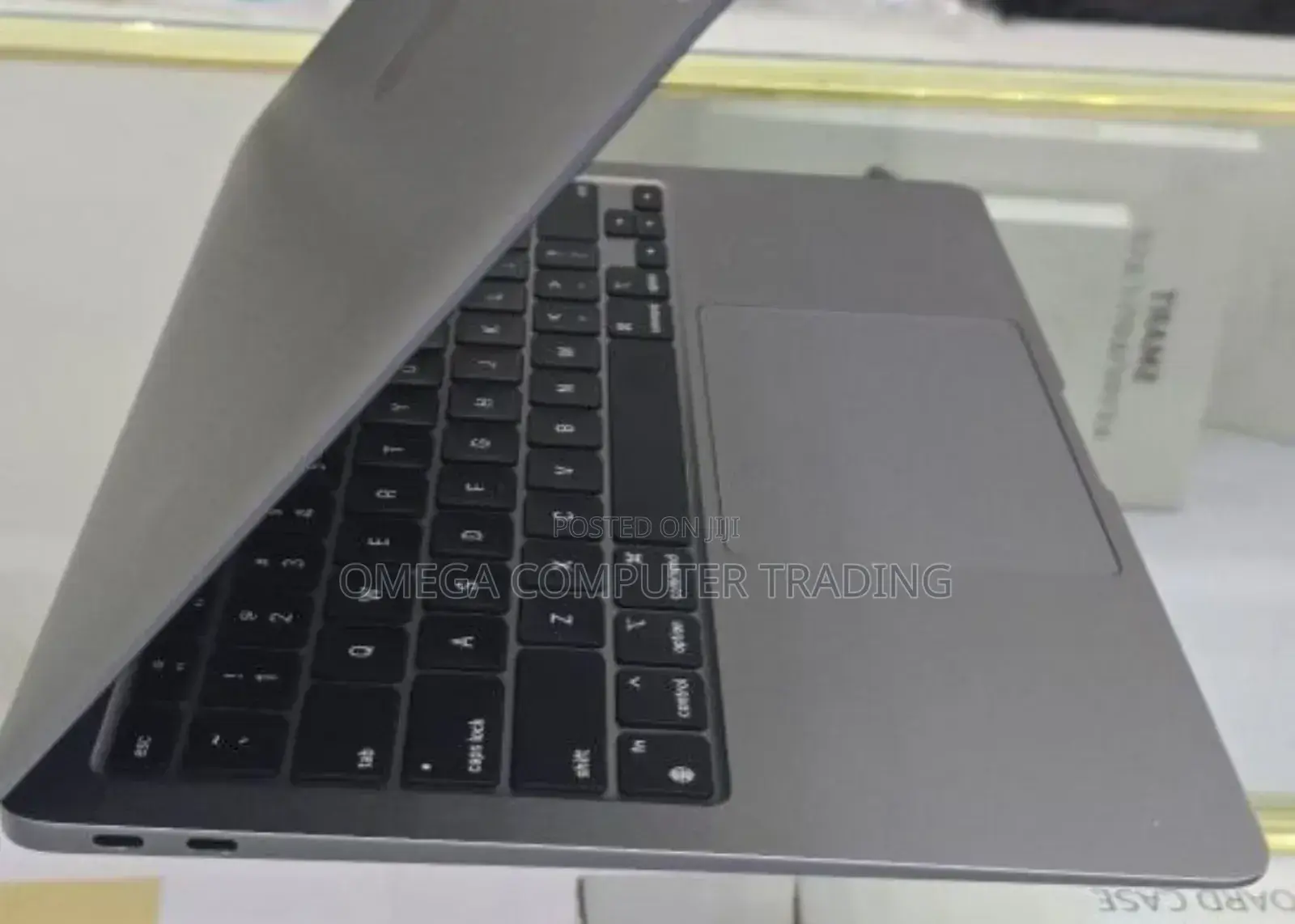 New Laptop Apple MacBook Air 2020 8GB Apple M1 SSD 256GB